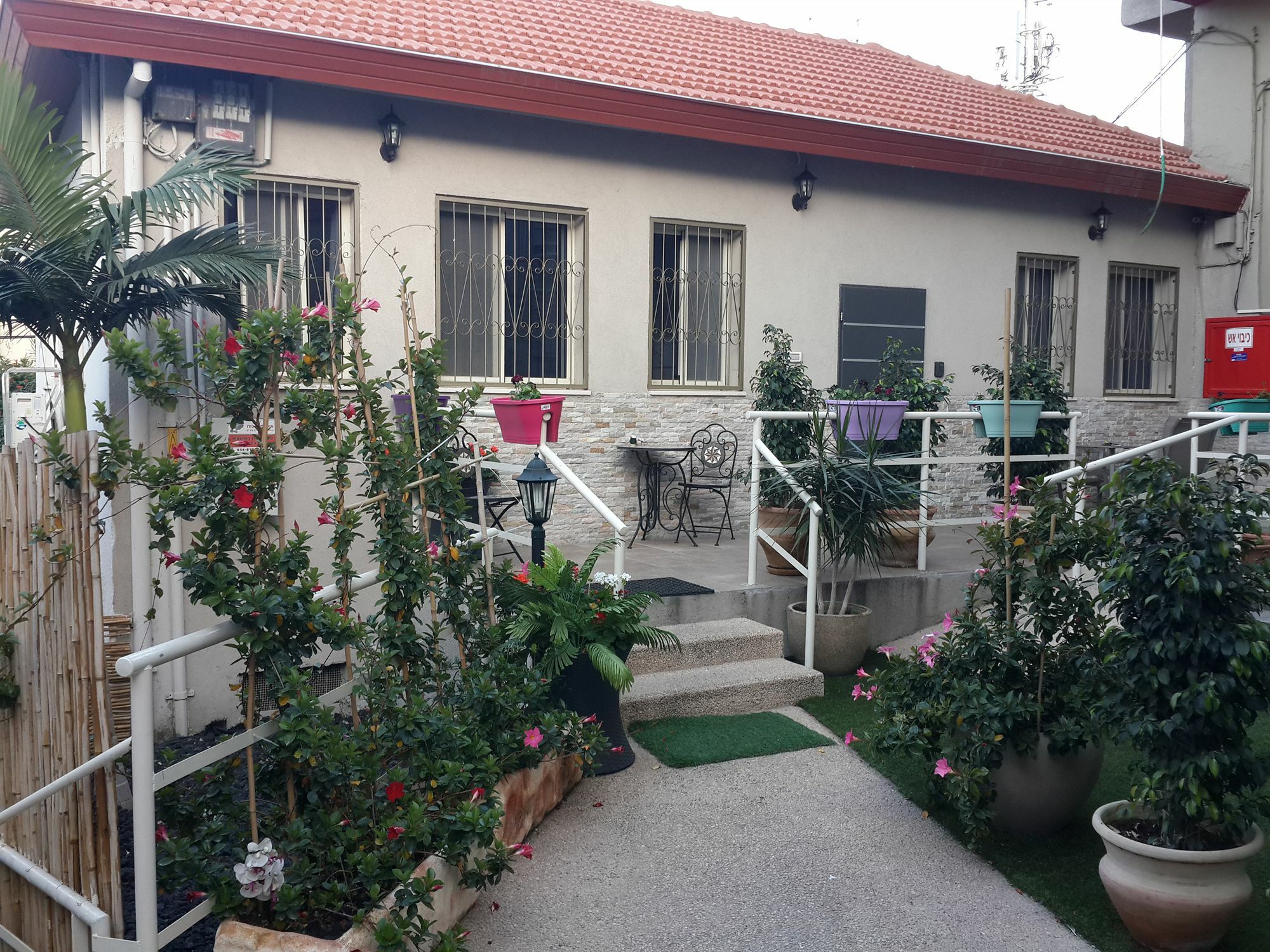 Zimmer Garden Хайфа Экстерьер фото